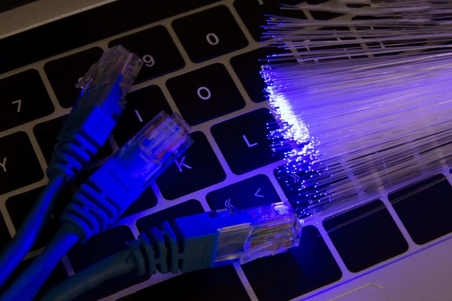 Como saber si tengo internet de fibra óptica